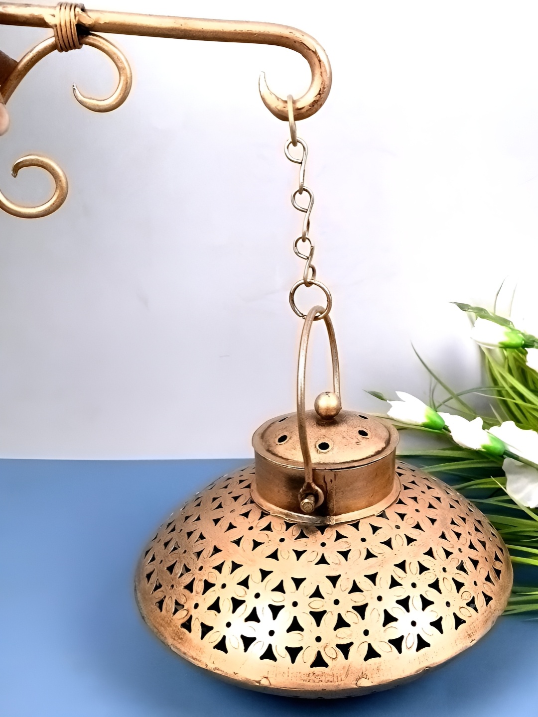 

apka mart Gold-Toned and Black Tea Light Holder Hanging Metal Candle Holder