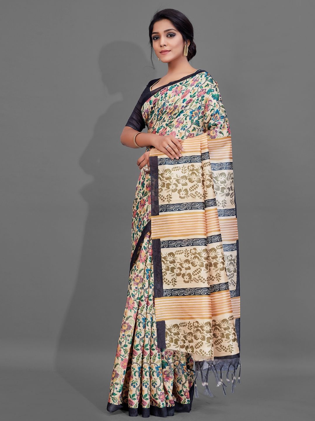 

Mitera Kalamkari Silk Blend Baluchari Saree, Cream