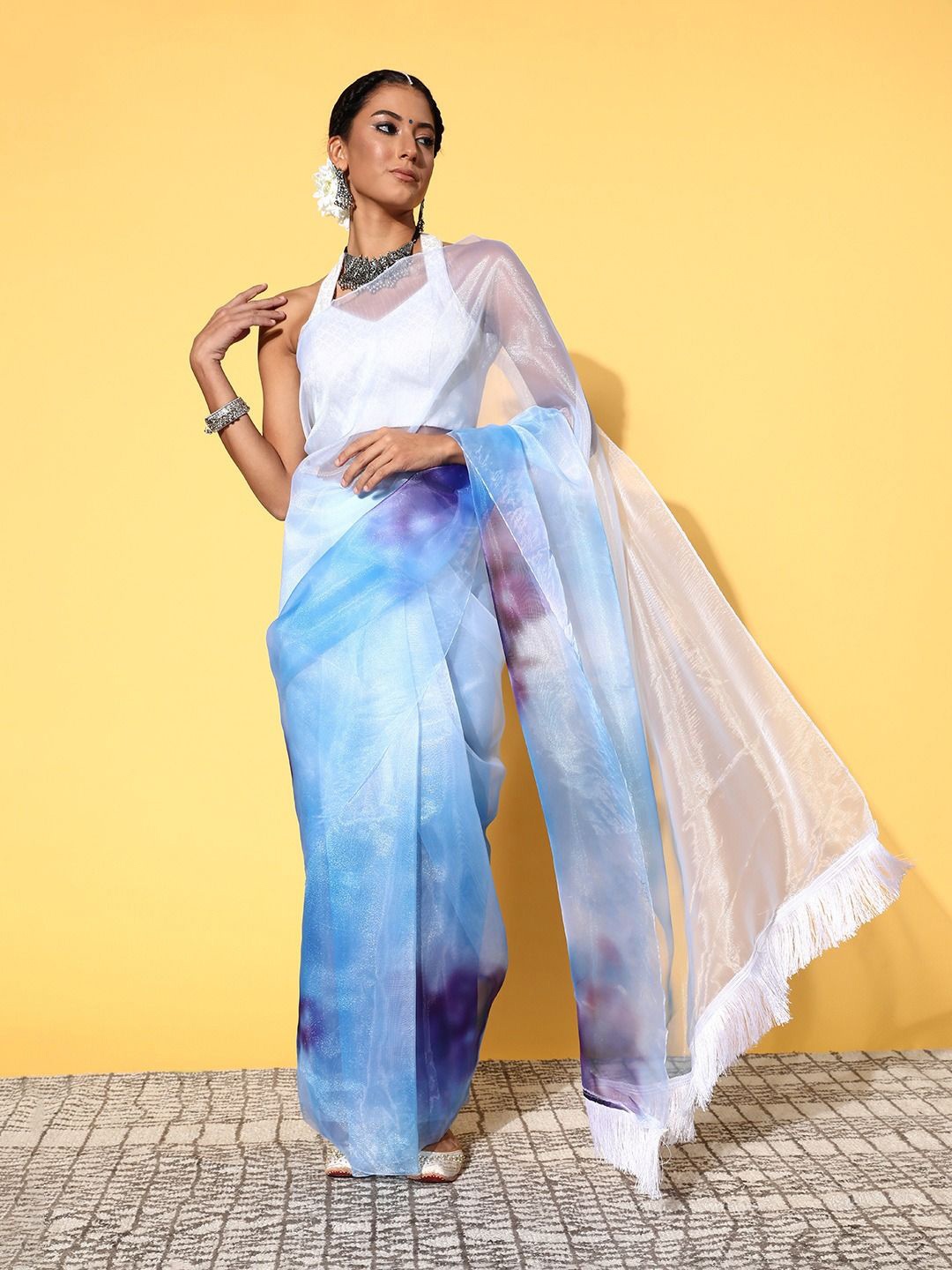 

DIVASTRI Tie and Dye Organza Saree, Blue