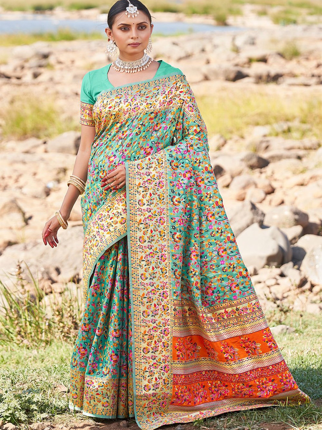 

FASHION STROM Woven Design Zari Silk Blend Banarasi Saree, Green