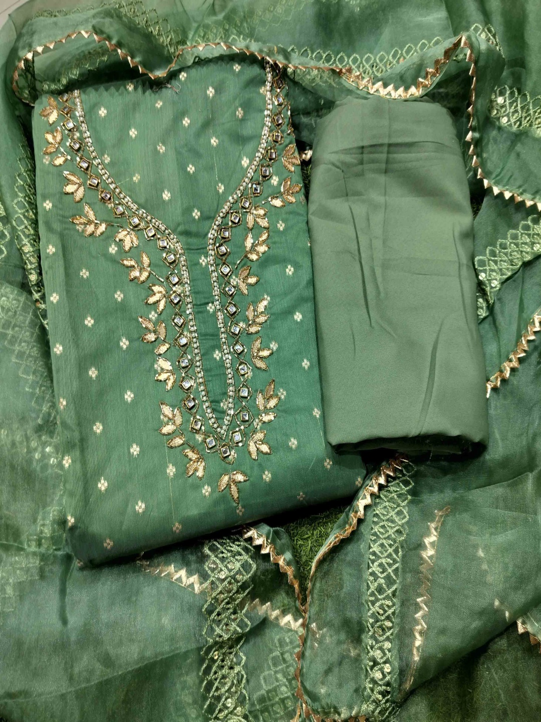 

REET MAHAL Floral Embroidered Mirror Work Chanderi Silk Unstitched Dress Material, Green