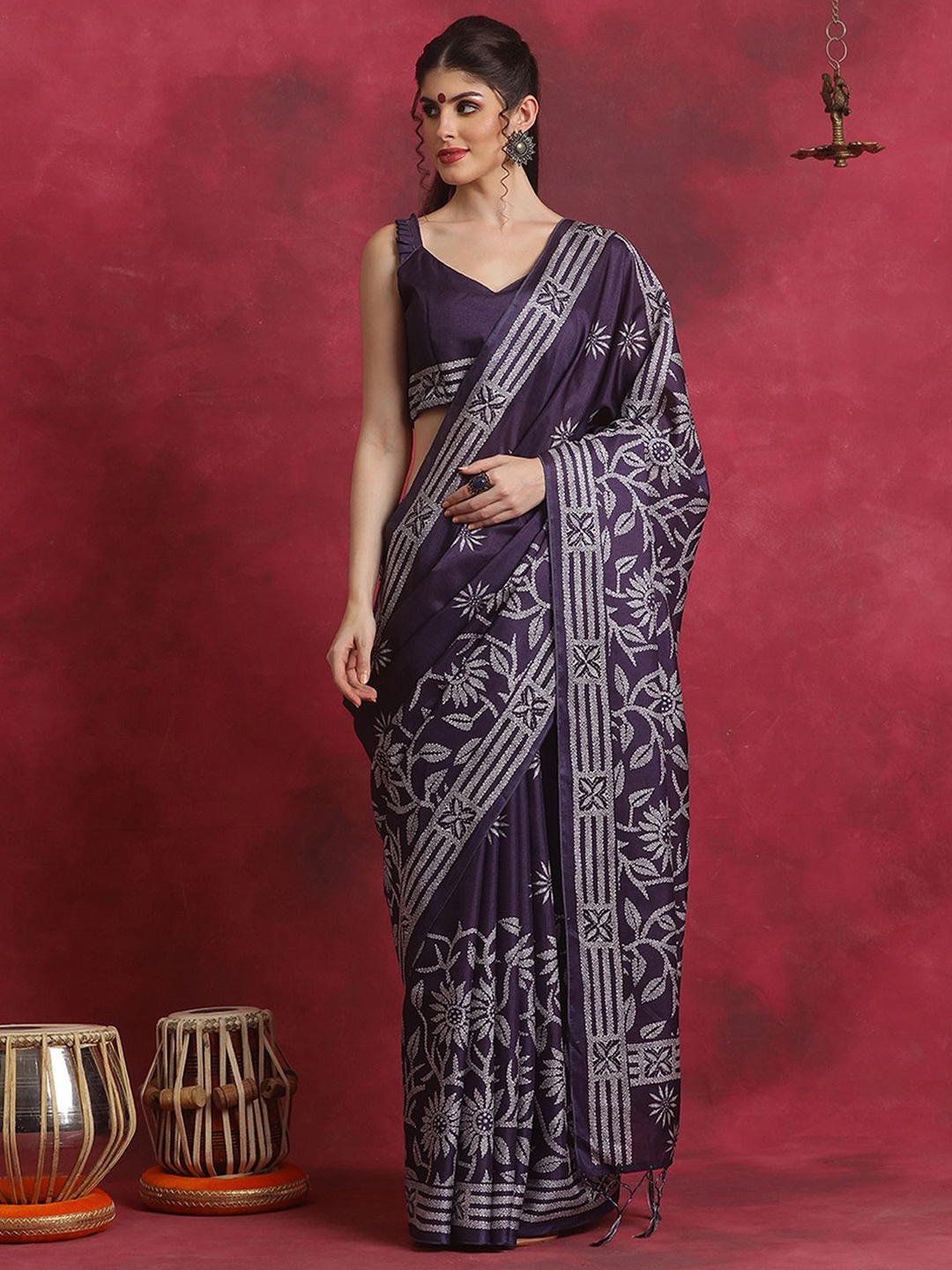 

Mitera Ethnic Motifs Silk Blend Block Print Saree, Purple