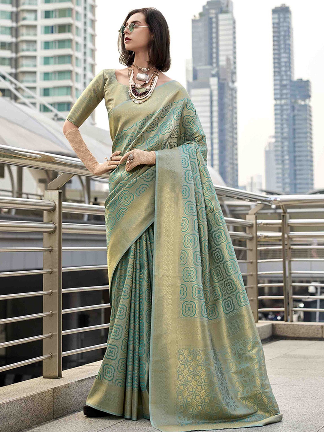 

KIMISHA Woven Design Zari Silk Blend Kanjeevaram Saree, Green