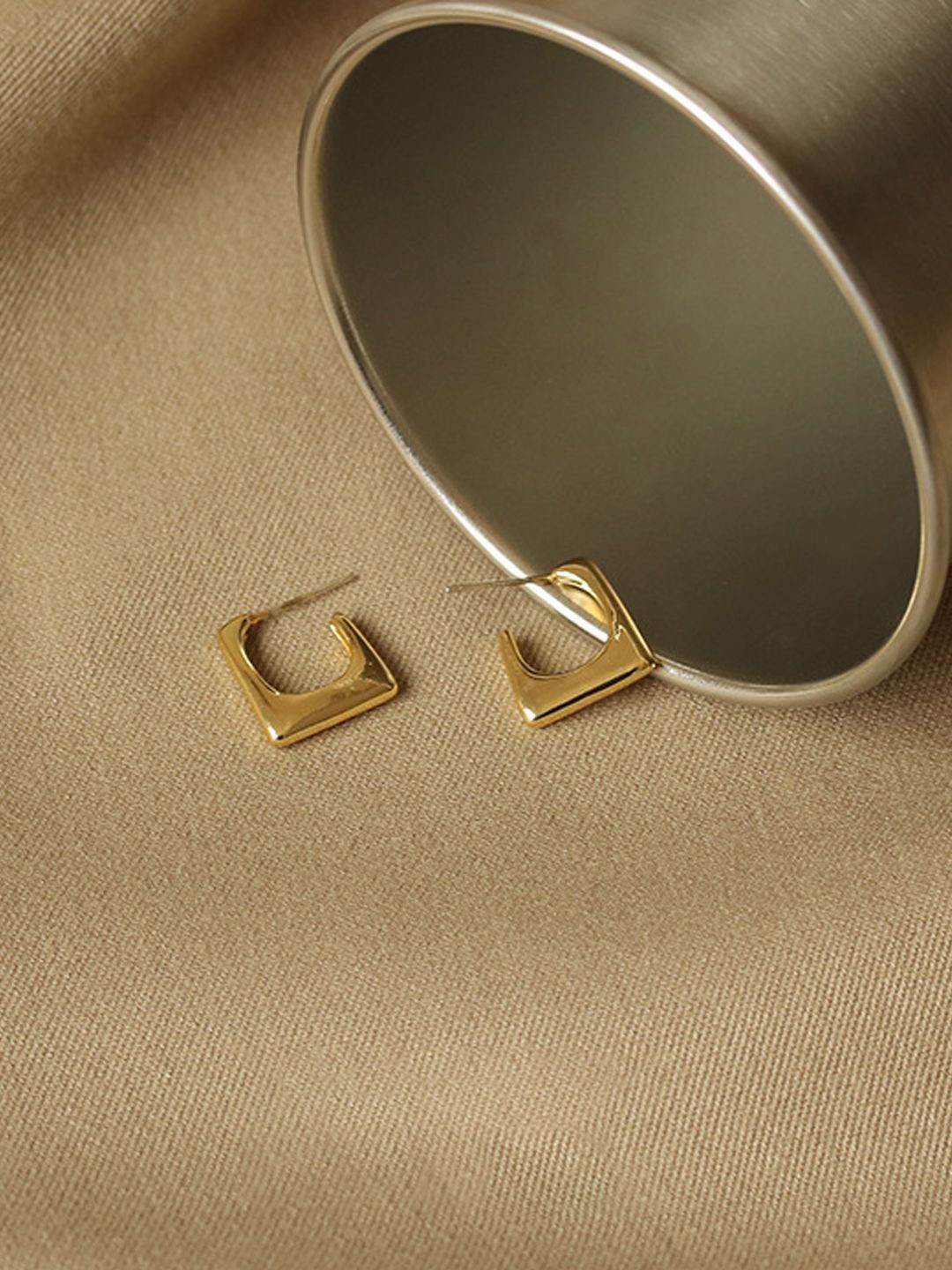 

VAGHBHATT Gold-Plated Open Square Shaped Half Hoop Earrings