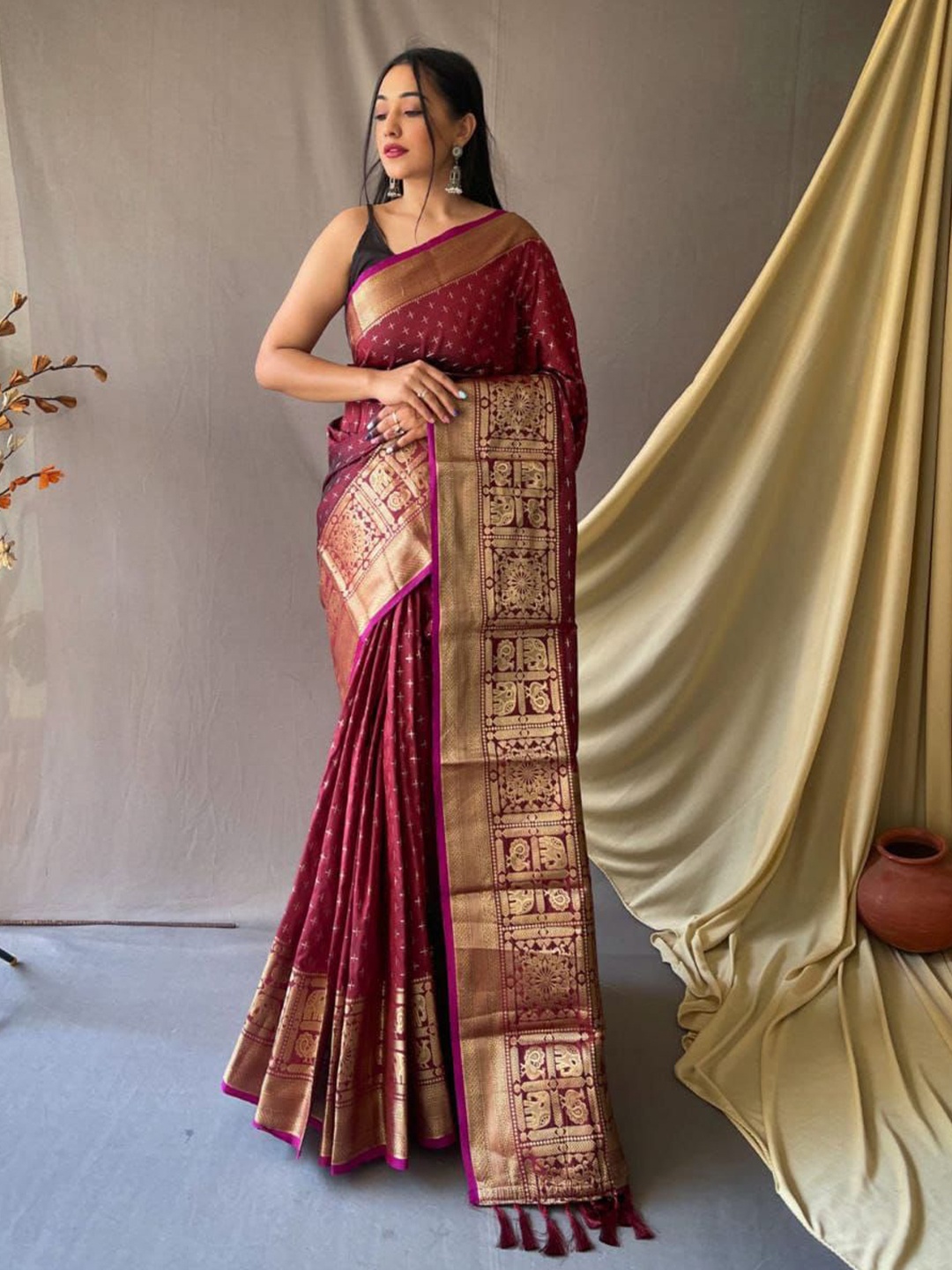 

VORIMA Woven Design Zari Pure Cotton Saree, Maroon