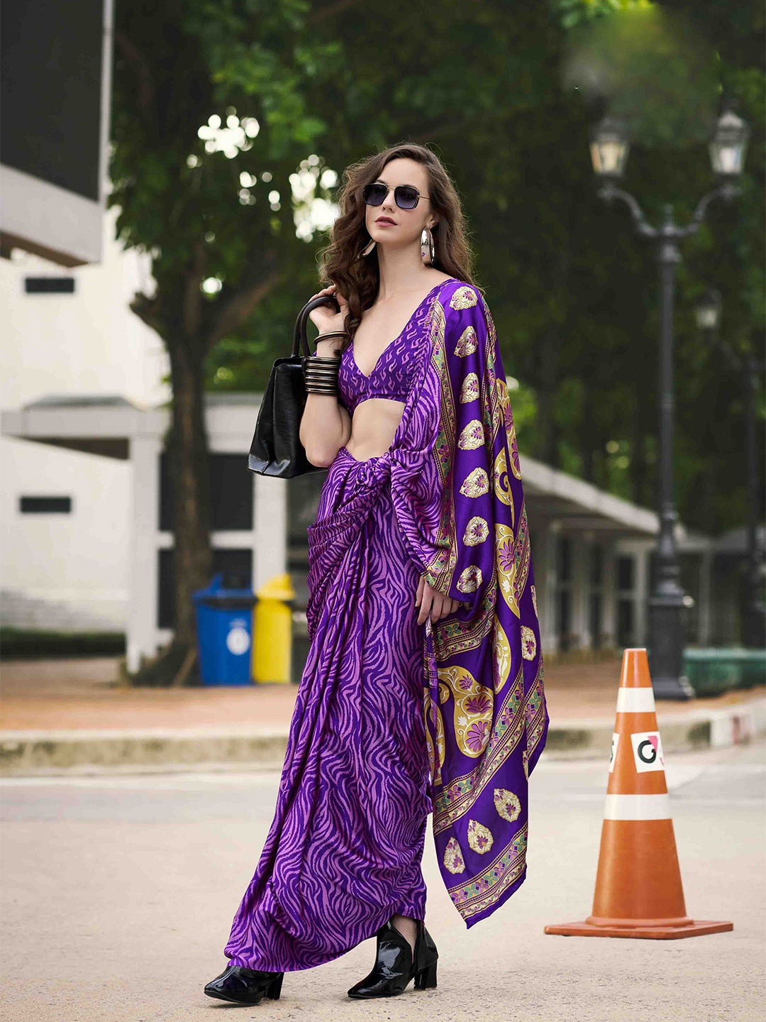 

DIVASTRI Satin Saree, Purple
