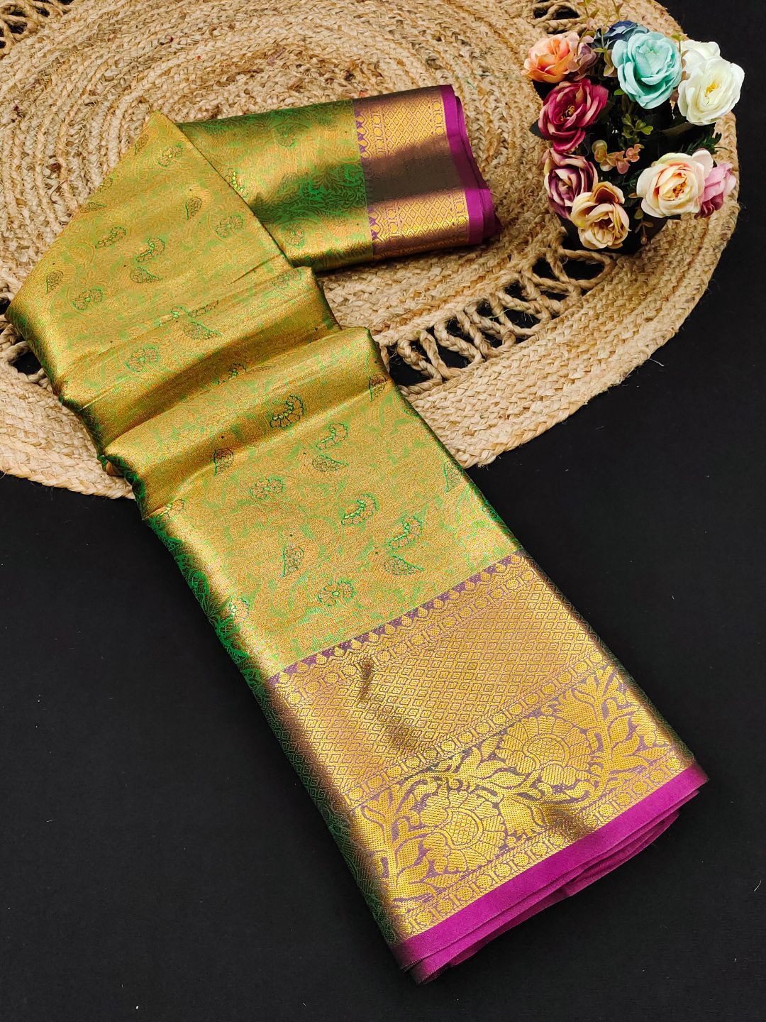 

SILKWEAR Woven Design Zari Pure Silk Kanjeevaram Saree, Green