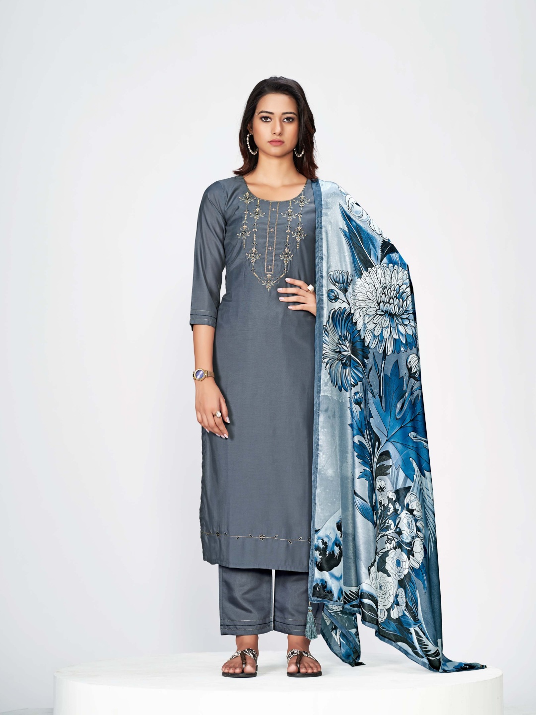 

ORUS Women Embroidered Regular Thread Work Pure Silk Kurta with Trousers & With Dupatta, Grey