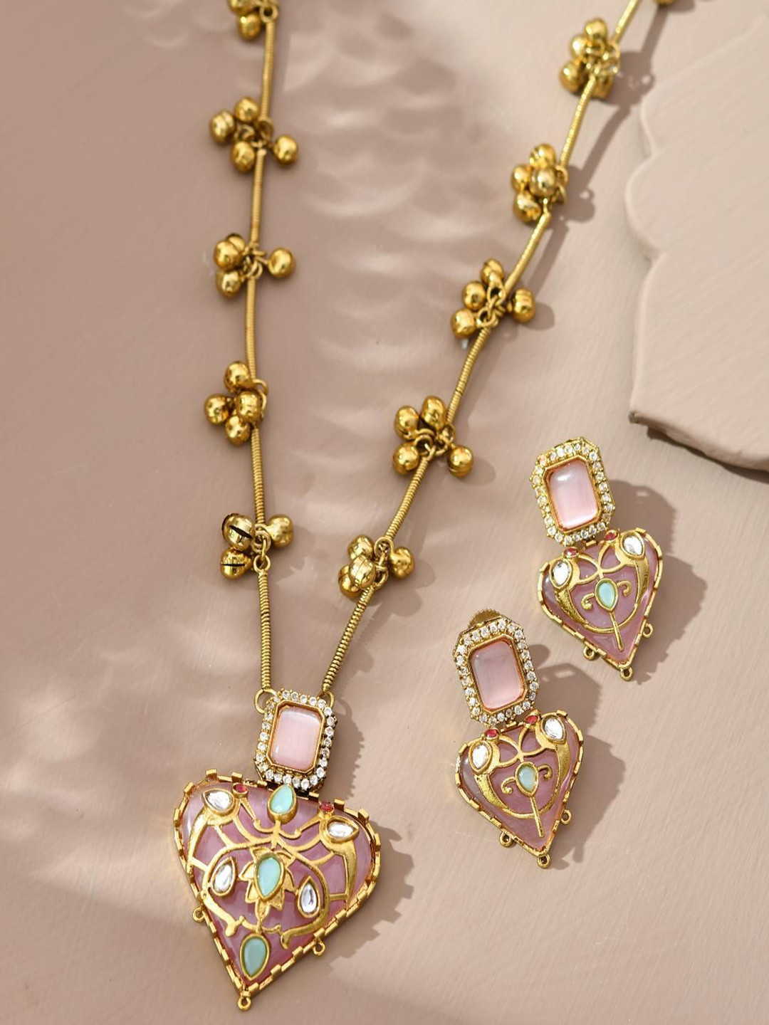 

STYYO Gold-Plated Artificial Stone Studded & Beaded Jewellery Set
