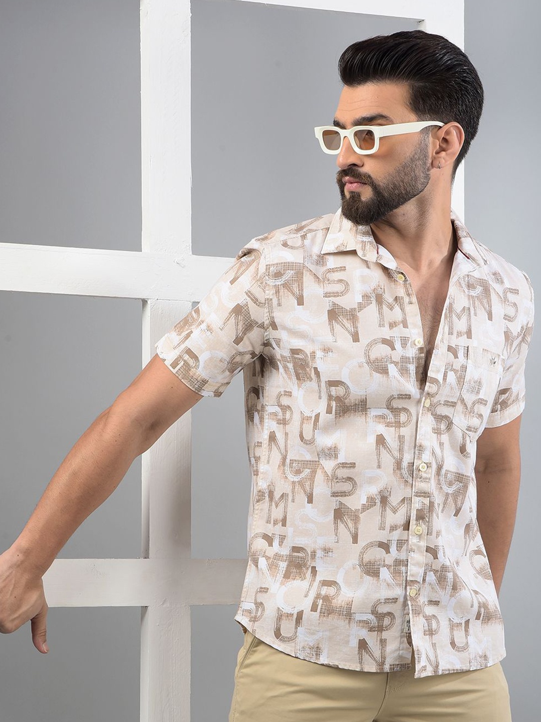 

Crimsoune Club Men Classic Slim Fit Floral Opaque Printed Casual Shirt, Beige