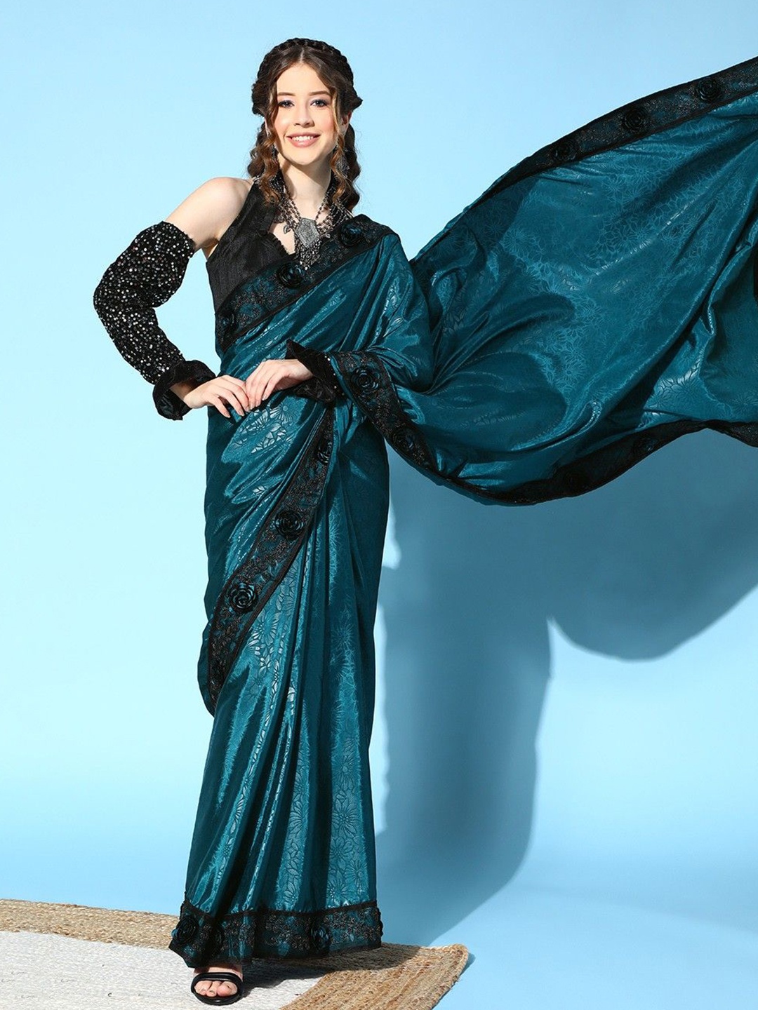 

KAVINDI Floral Pure Silk Saree, Blue