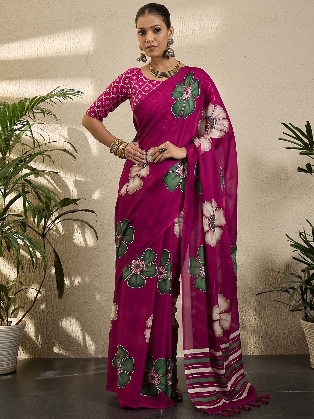

Mitera Floral Poly Georgette Block Print Saree, Magenta