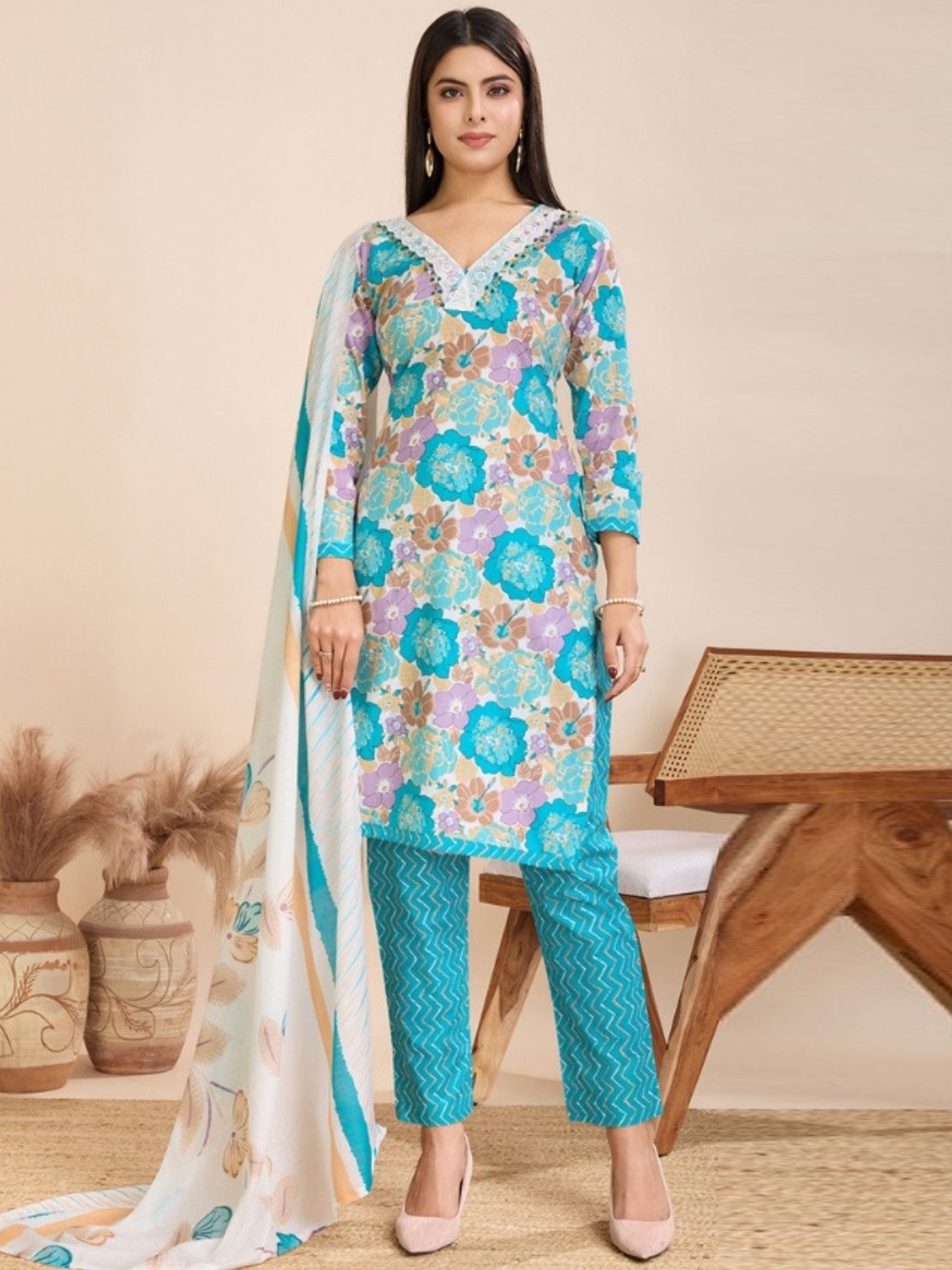 

ANUSHEET Women Floral Printed Regular Pure Cotton Kurta with Trousers & With Dupatta, Blue