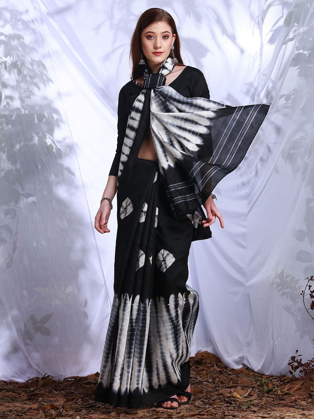 

Mitera Tie and Dye Silk Blend Bagh Saree, Black