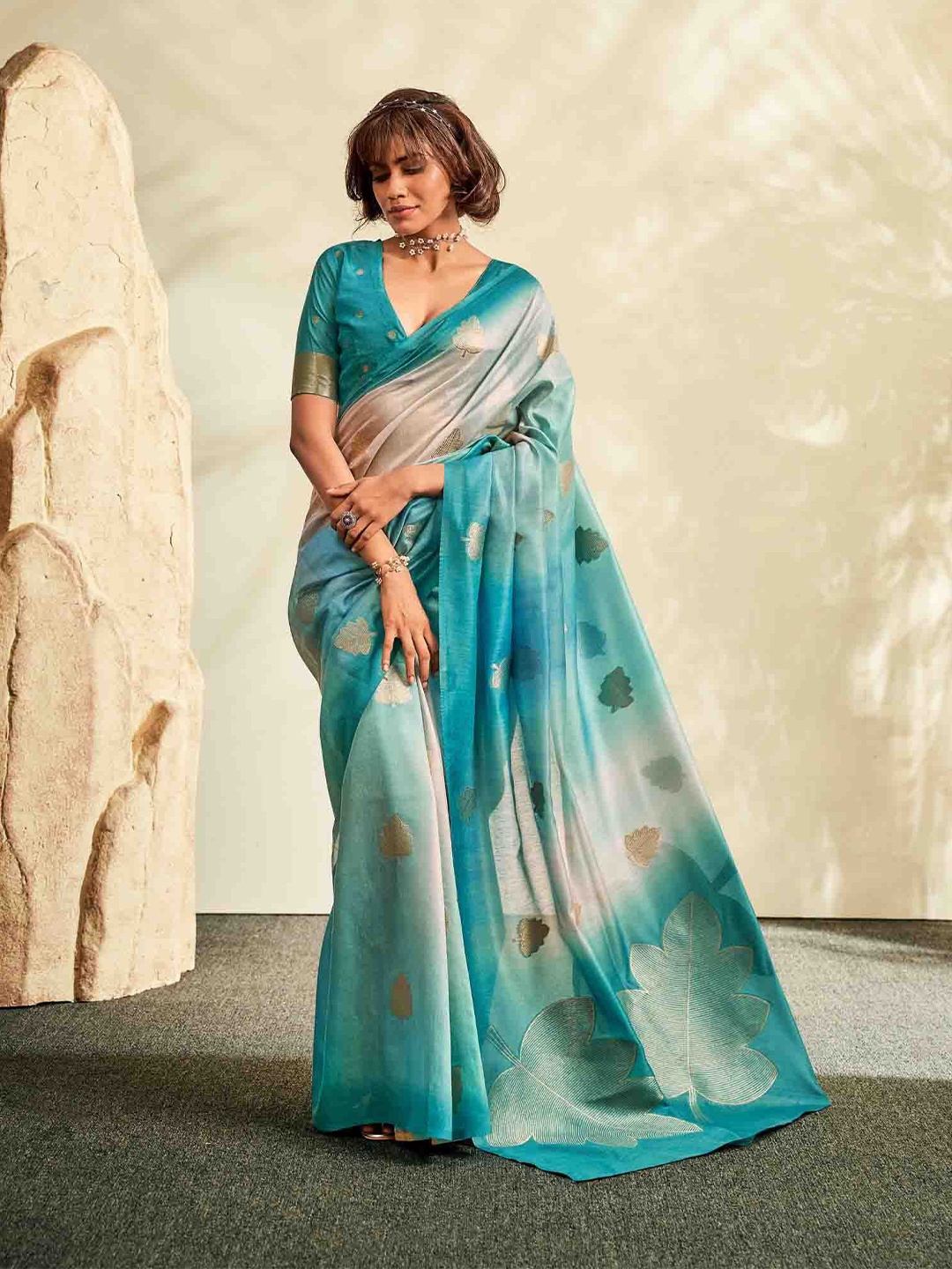 

DIVASTRI Woven Design Zari Silk Blend Saree, Turquoise blue