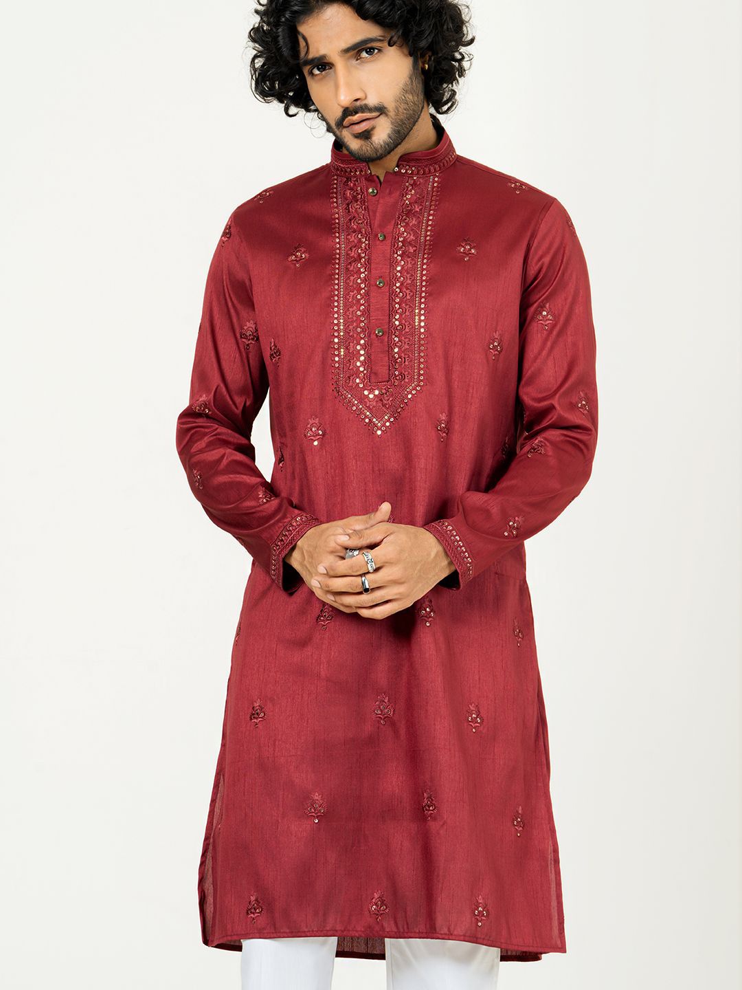 

Tistabene Floral Embroidered Sequinned Mandarin Collar Pure Silk Straight Kurta, Maroon
