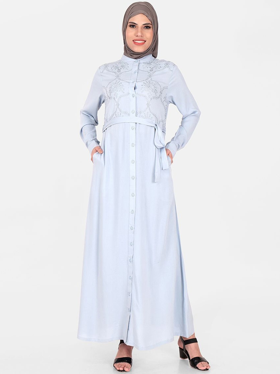 

IDH London Embroidered Mandarin Collar Abaya, Blue