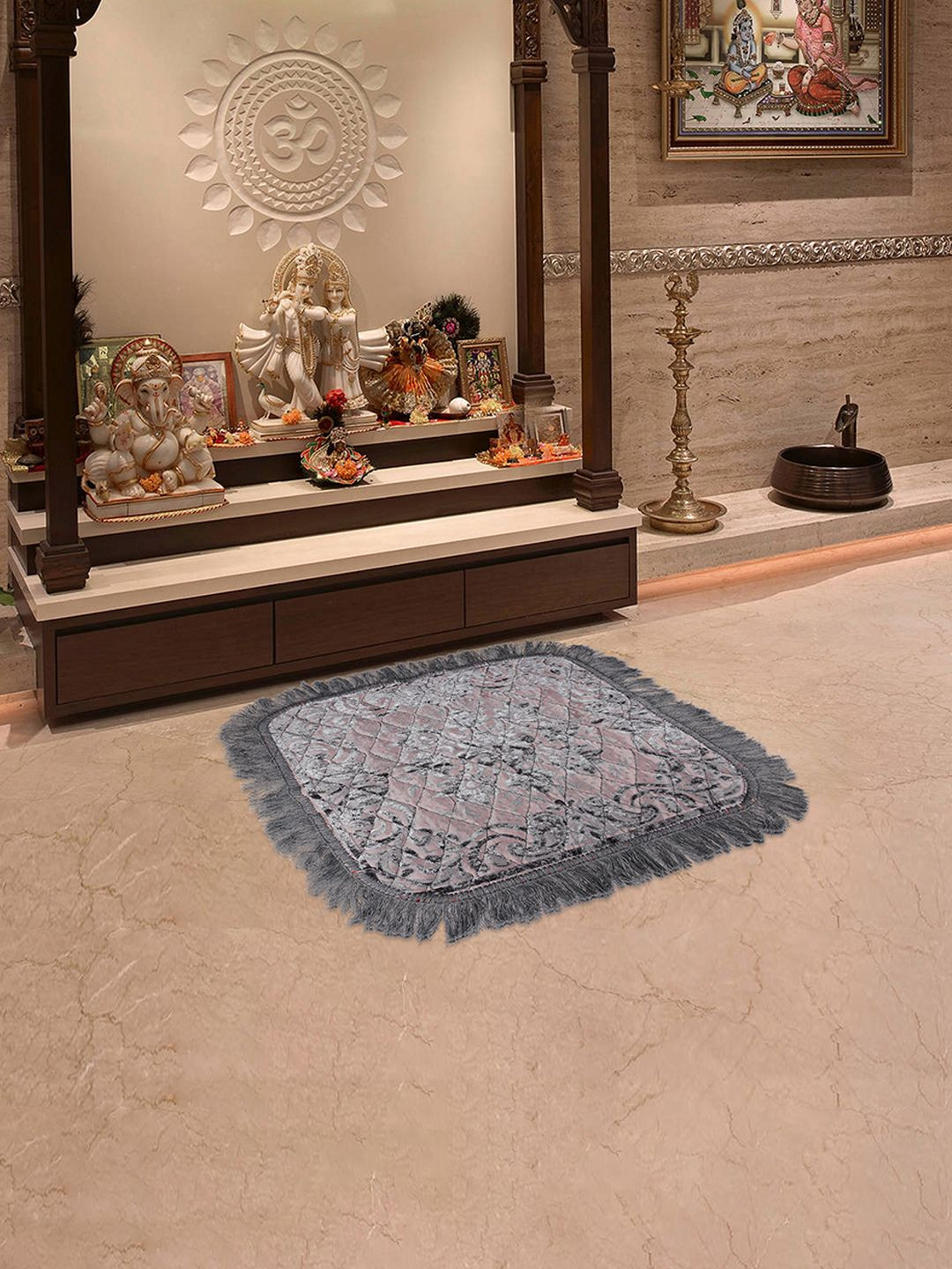 

Kuber Industries Grey & Maroon Self-Design Velvet Square Prayer Mat