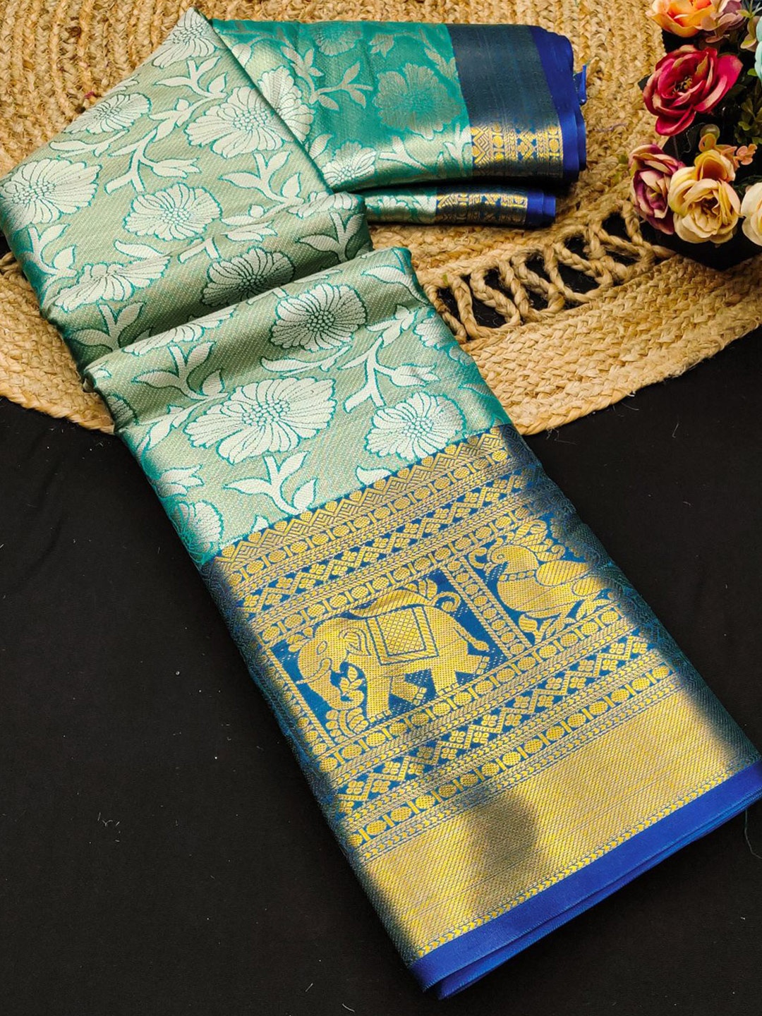 

yourwish Floral Zari Pure Silk Kanjeevaram Saree, Teal