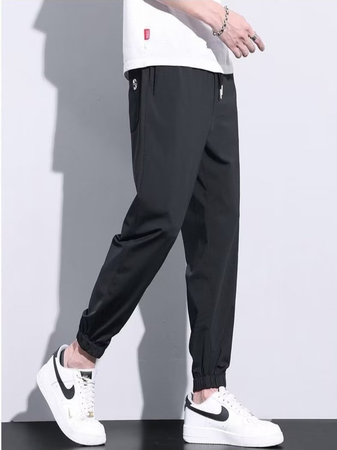 

HERE&NOW Men Joggers Trousers, Black