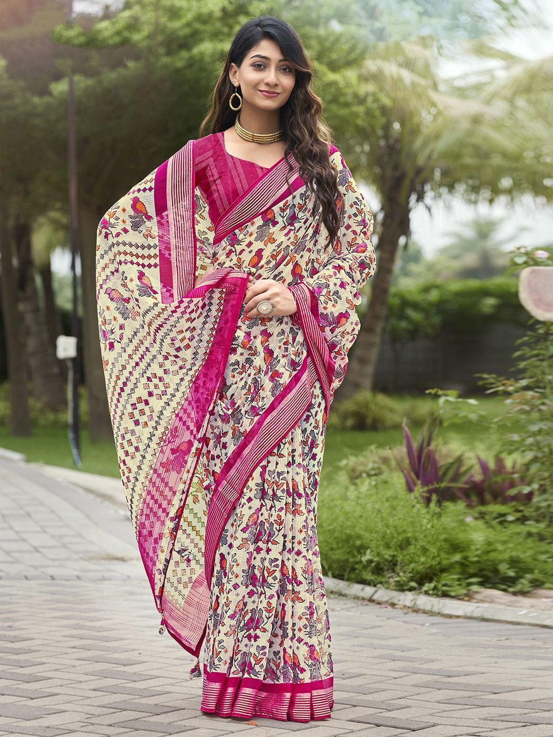 

Mitera Ethnic Motifs Poly Chiffon Bagru Saree, Cream