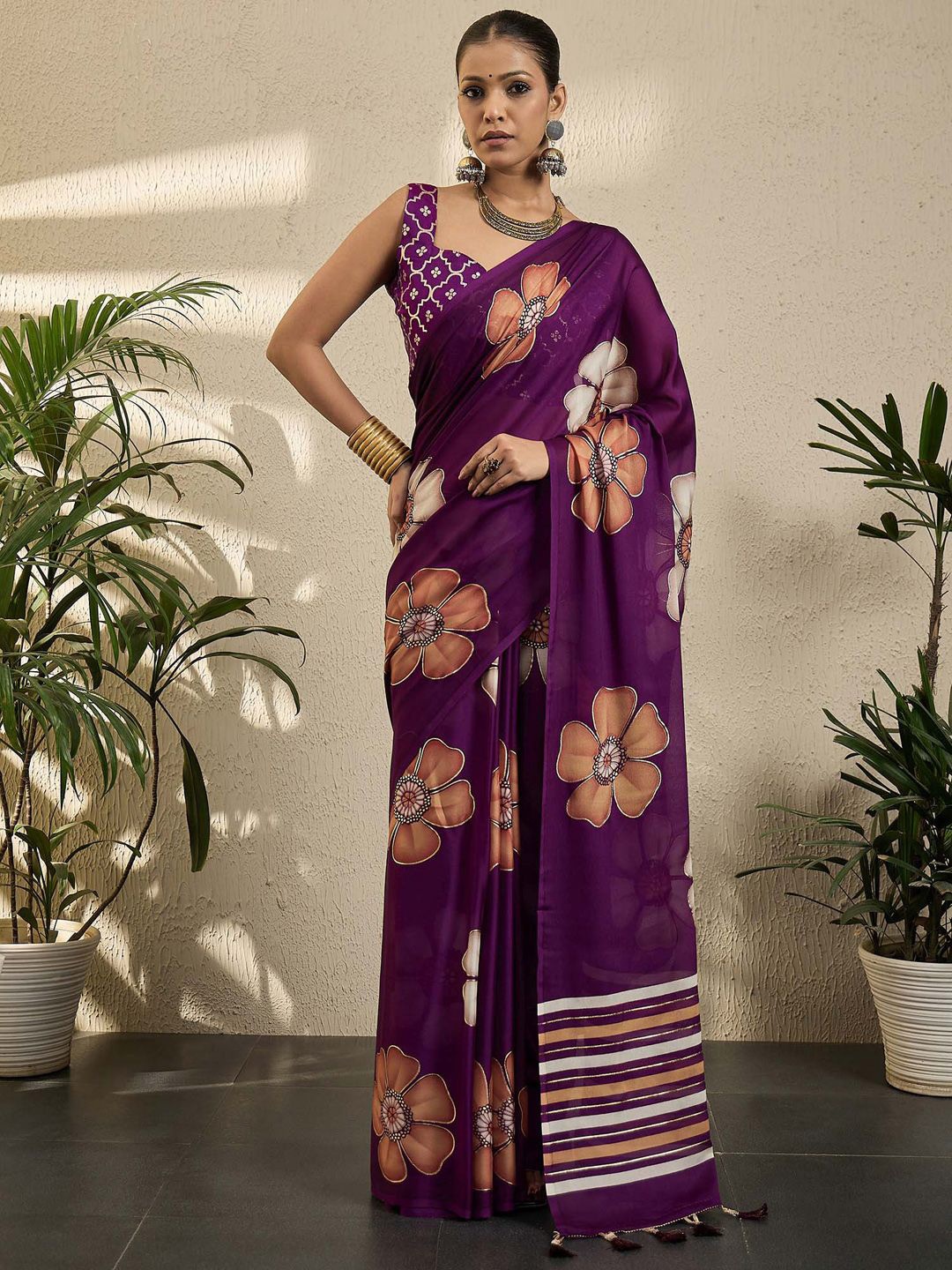 

Mitera Floral Poly Georgette Block Print Saree, Purple
