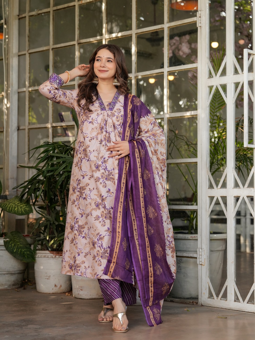 

Nimidiya Women Floral Printed Regular Pure Cotton Kurta with Palazzos & With Dupatta, Brown