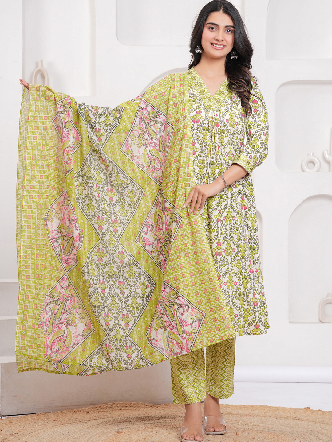 

kipek Women Floral Printed Regular Pure Cotton Kurta with Trousers & With Dupatta, Yellow