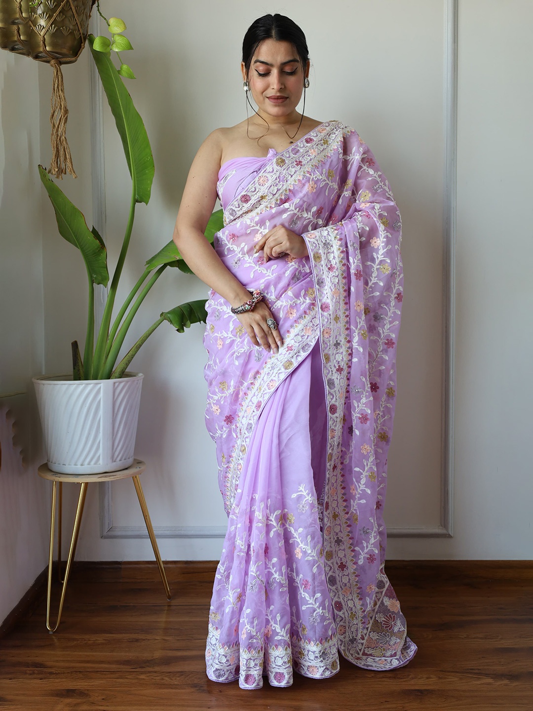 

Panzora Floral Embroidered Net Saree, Lavender