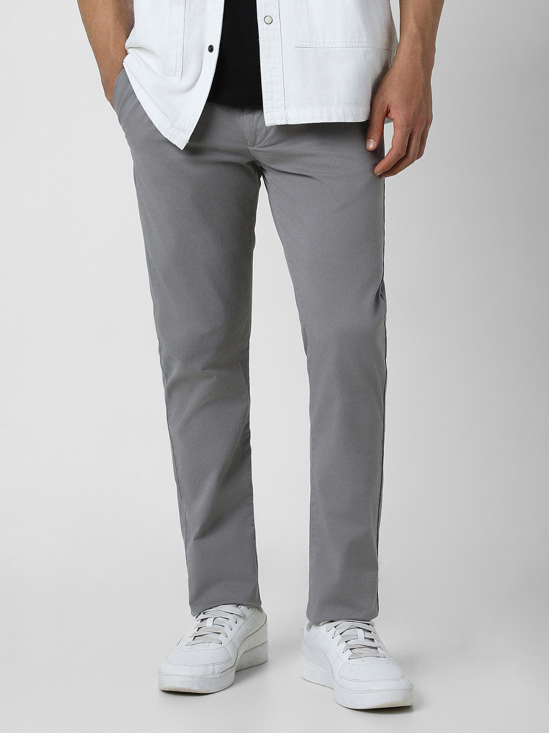 

Van Heusen Sport Men Slim Fit Pleated Trousers, Grey