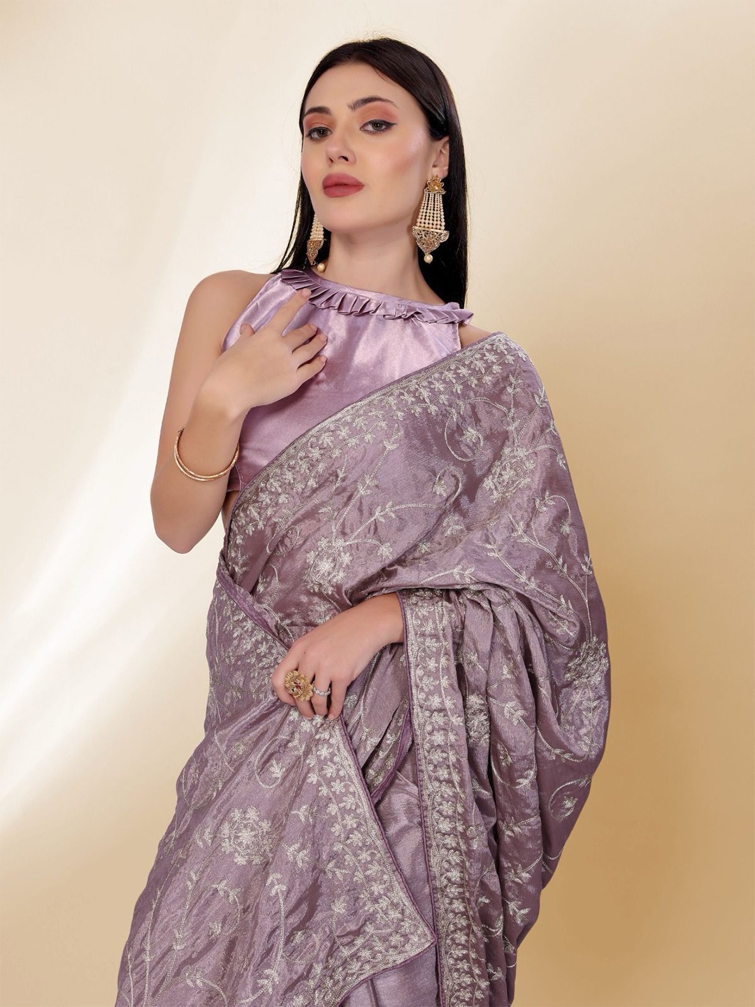 

VenderVilla Floral Sequinned Saree, Purple
