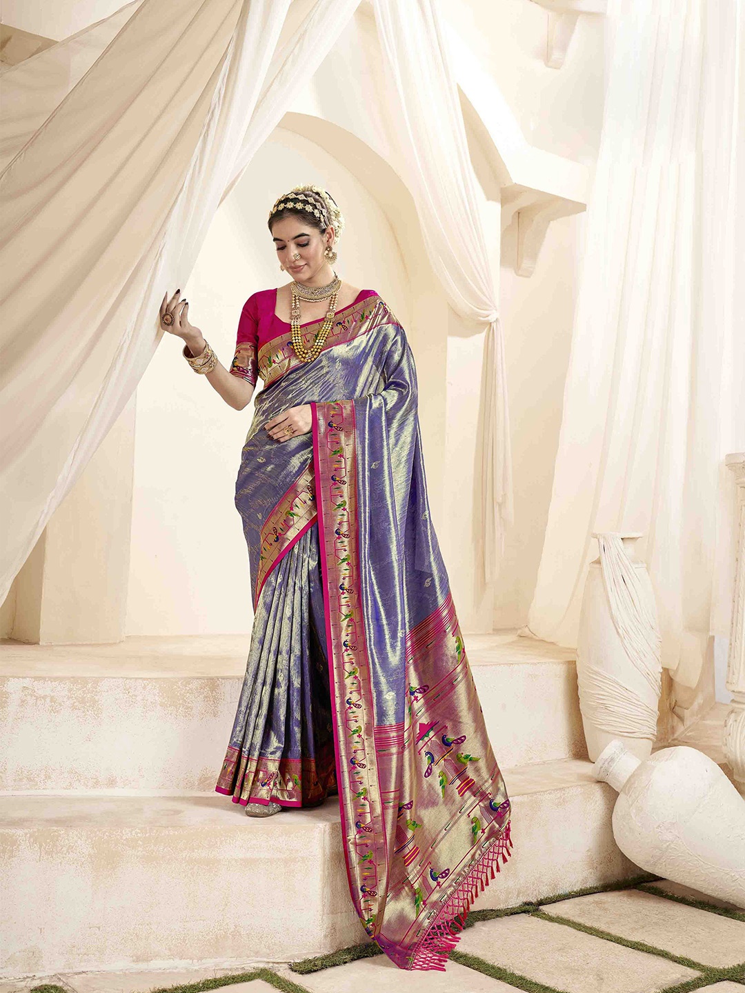 

DIVASTRI Woven Design Zari Silk Blend Paithani Saree, Lavender