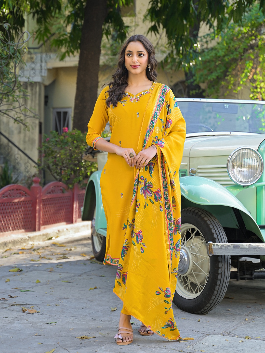 

Peachmode Women Floral Printed Regular Thread Work Chanderi Silk Kurta with Trousers & With Dupatta, Mustard