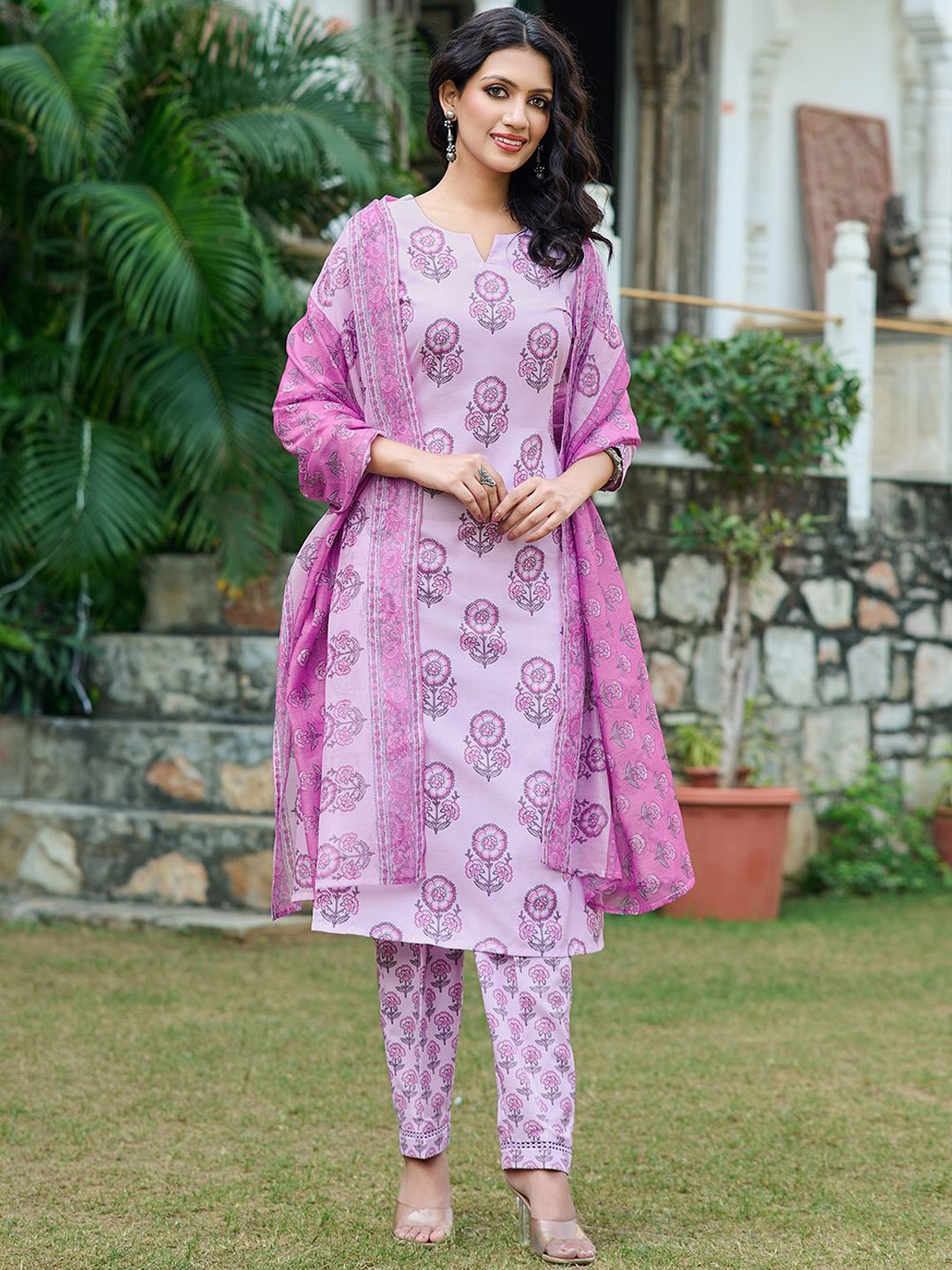 

Moda Rapido Women Floral Printed Regular Kurta with Trousers & With Dupatta, Purple