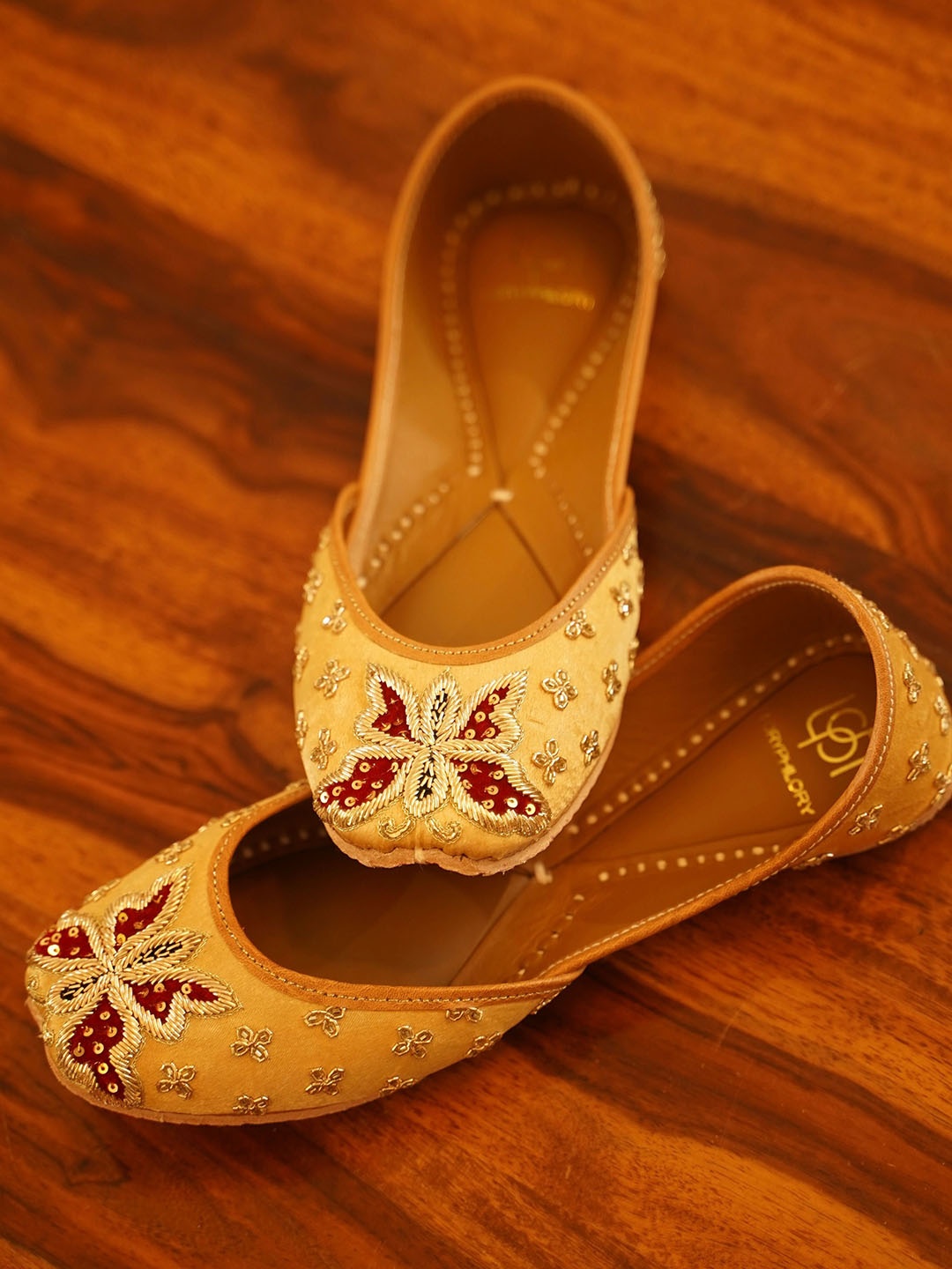 

LORYPHILORY Women Textured Ethnic Open Toe Flats, Gold