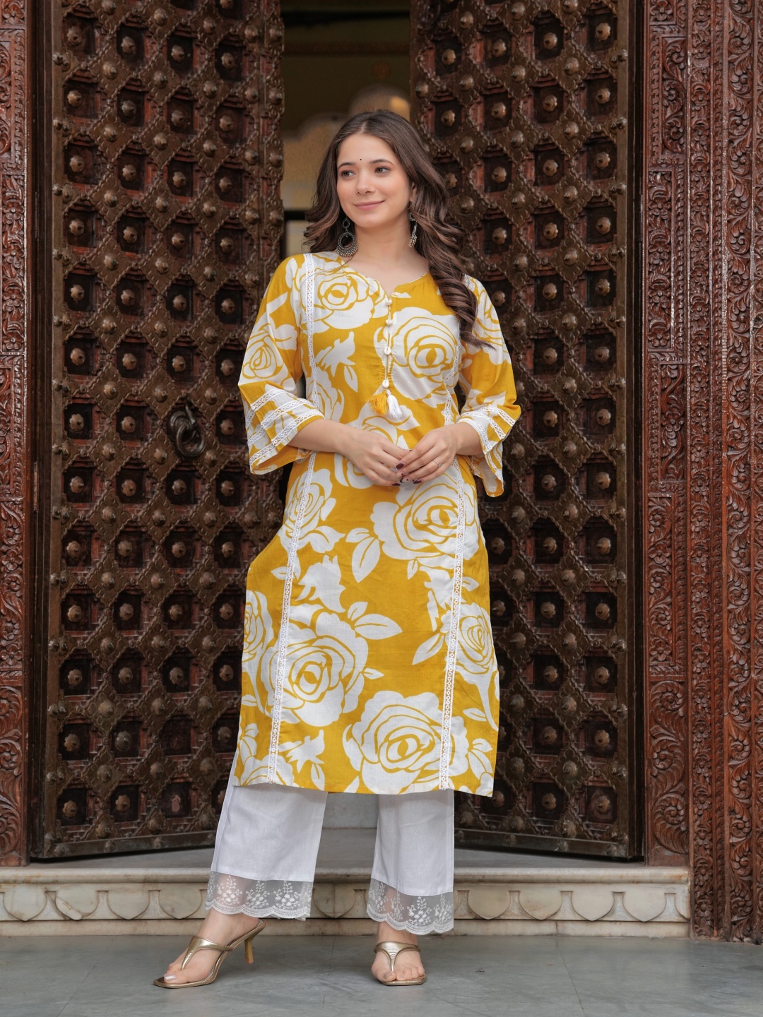 

UT Venero Women Floral Printed Regular Pure Cotton Kurta with Palazzos, Yellow