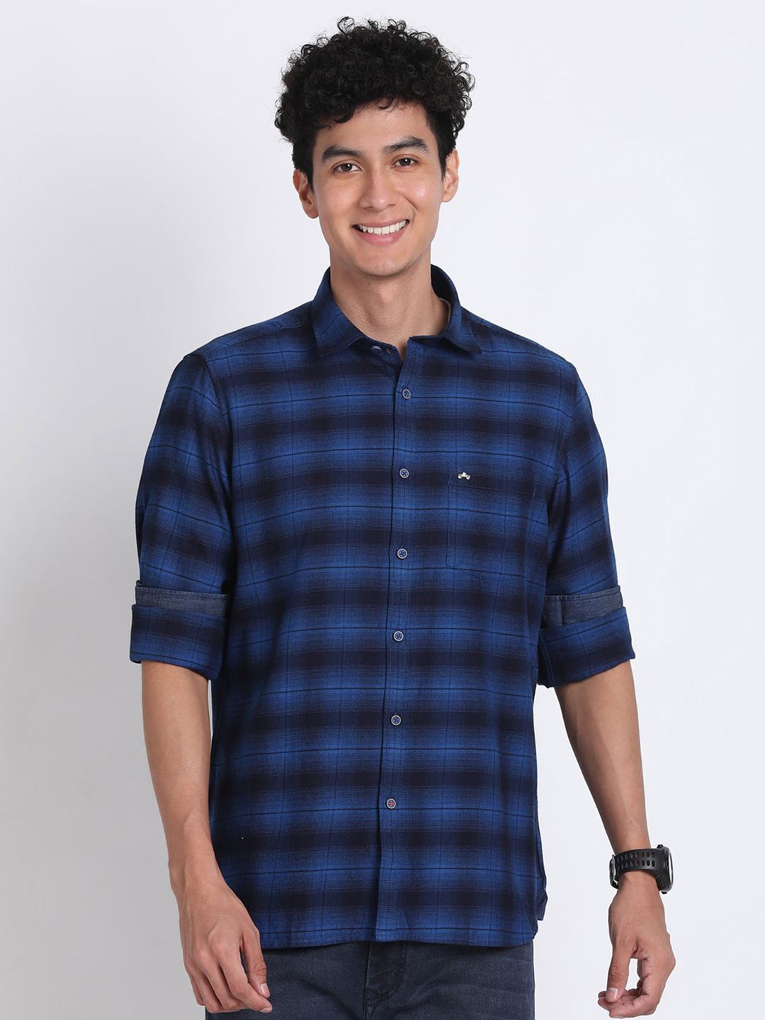 

Turtle Men Relaxed Slim Fit Opaque Checked Casual Shirt, Blue