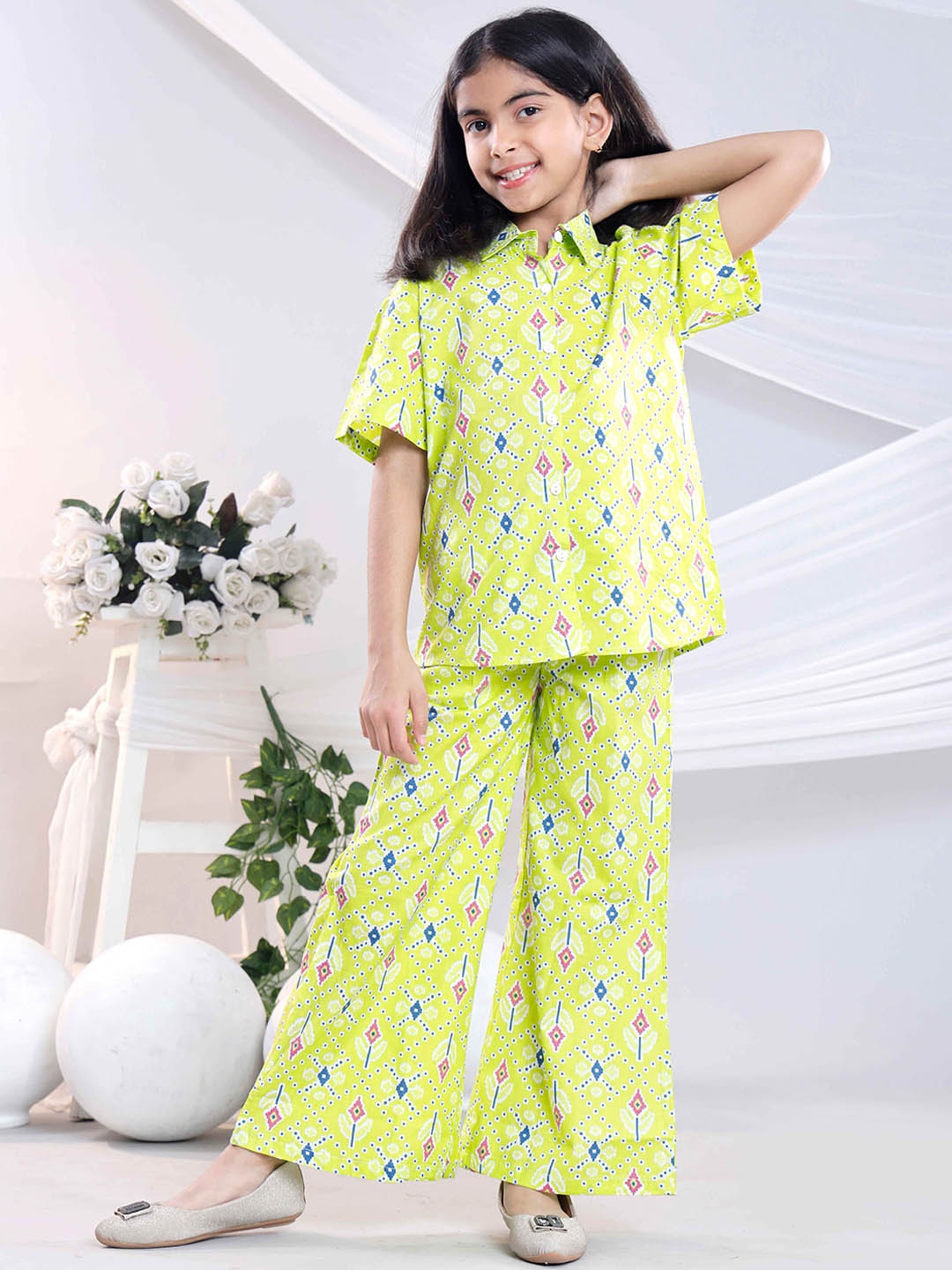 

misbis Girls Printed Short Sleeves Pure Cotton Shirt & Trouser, Lime green