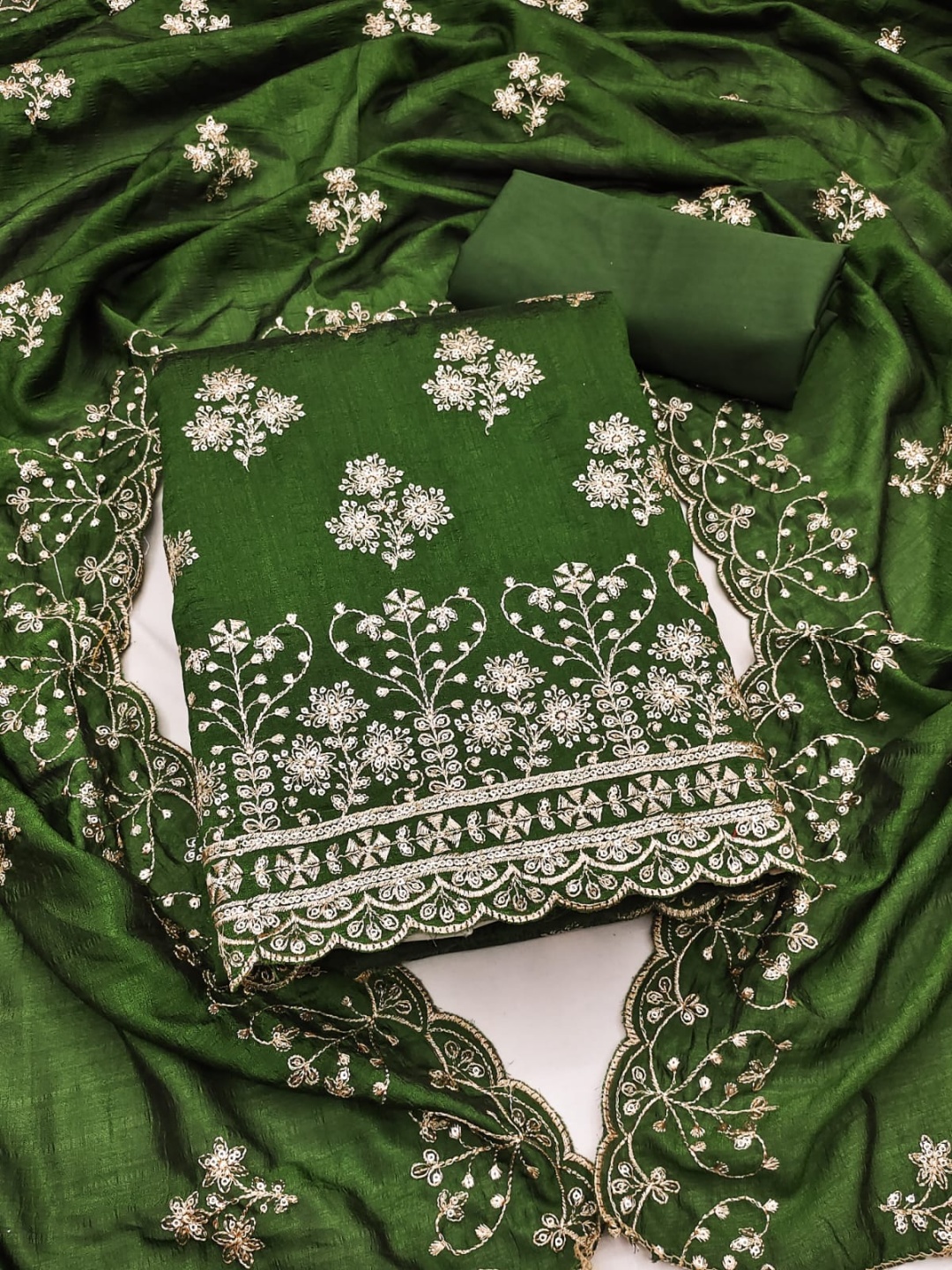 

SWARNGANGA TEX Floral Embroidered Georgette Unstitched Dress Material, Green