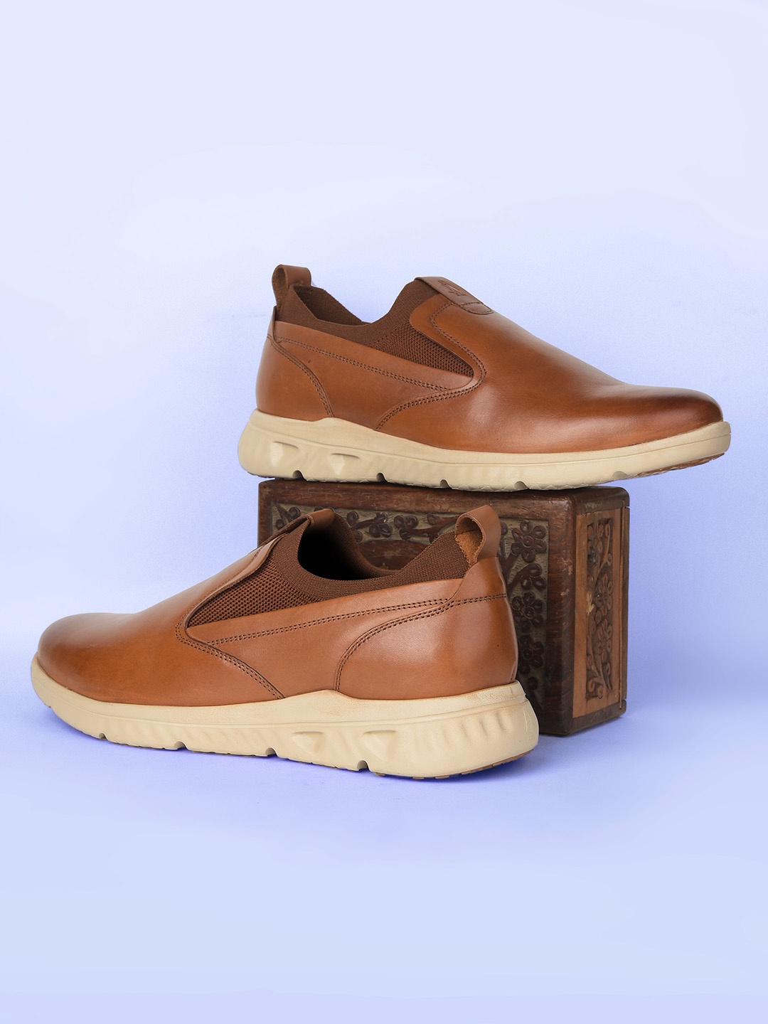 

Hush Puppies Men Leather Slip-On Sneakers, Tan