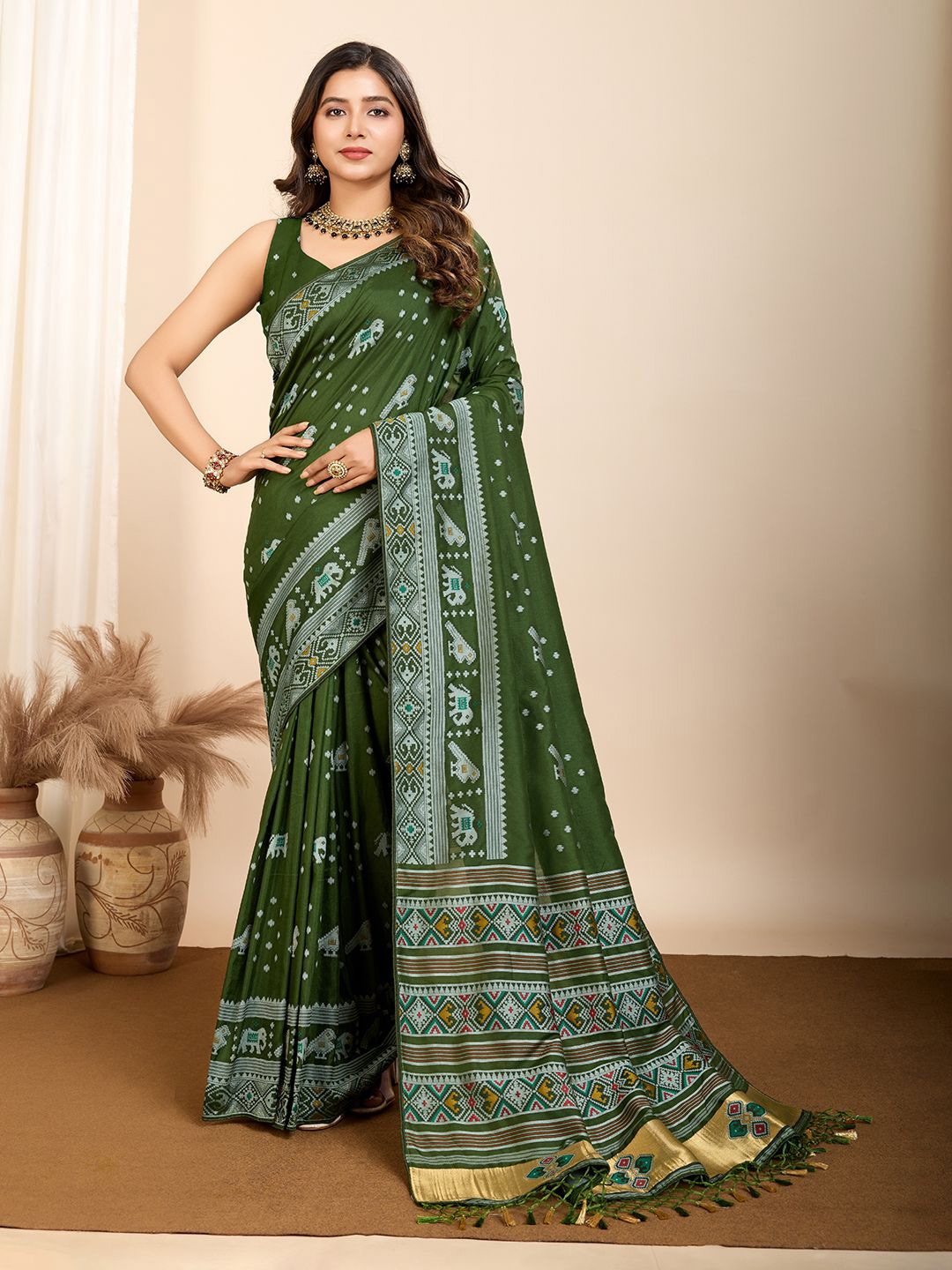 

VORIMA Pure Silk Saree, Green