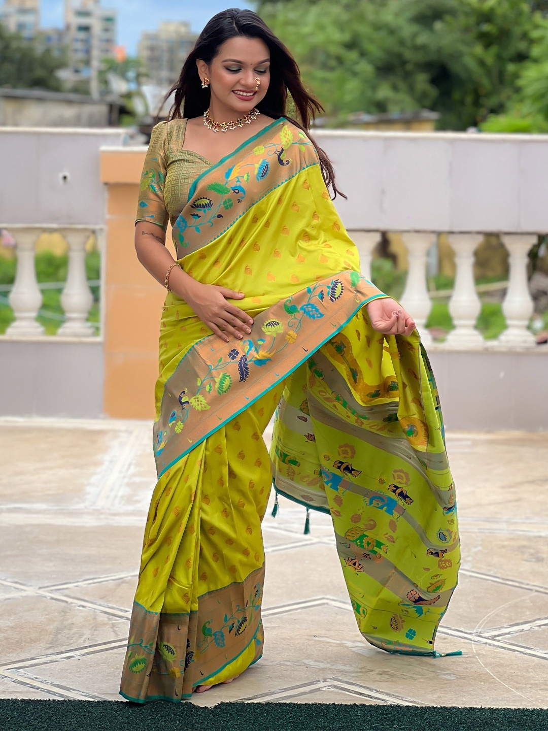 

Ekta Textiles Woven Design Zari Pure Silk Paithani Saree, Green