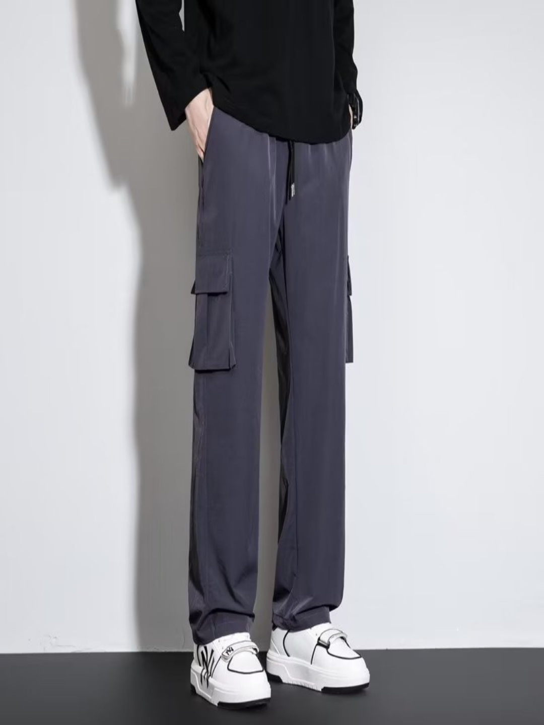 

HERE&NOW Men Straight Fit Trousers, Charcoal