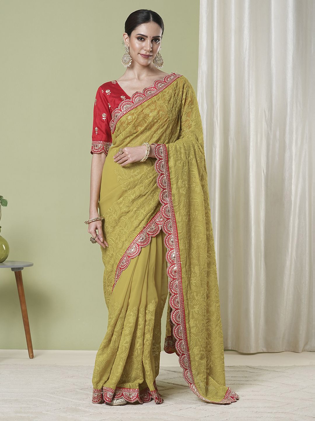 

DIVASTRI Floral Embroidered Pure Georgette Banarasi Saree, Lime green