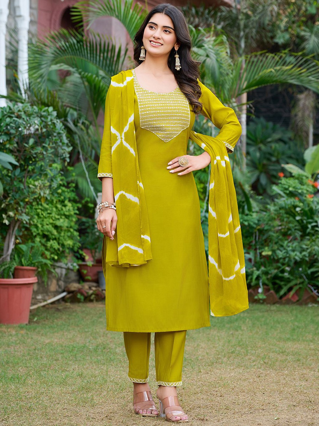 

Moda Rapido Women Floral Regular Kurta with Trousers & With Dupatta, Olive