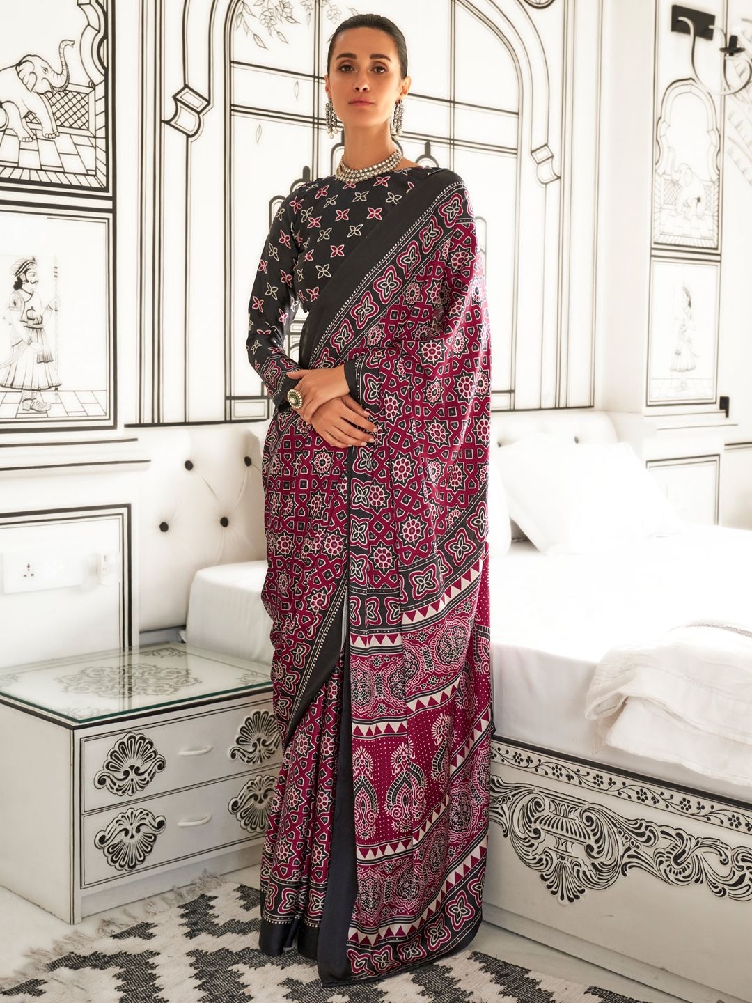 

Mitera Ajrak Block Poly Crepe Block Print Saree, Pink