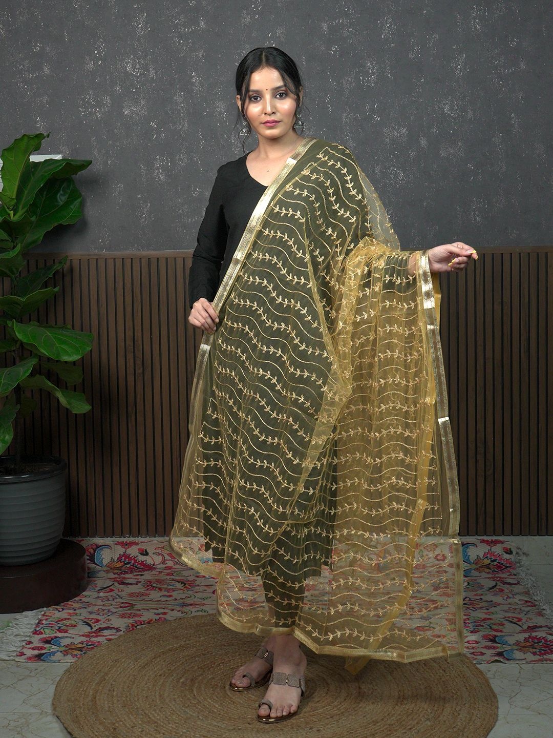 

HELLA FASHIONS Floral Embroidered Net Dupatta, Gold