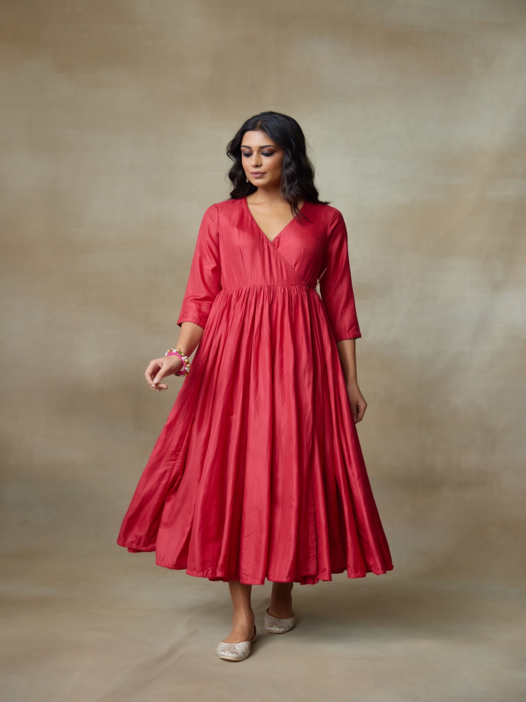 

SHASHA GABA Women Pleated Pure Silk Kurta with Trousers, Red