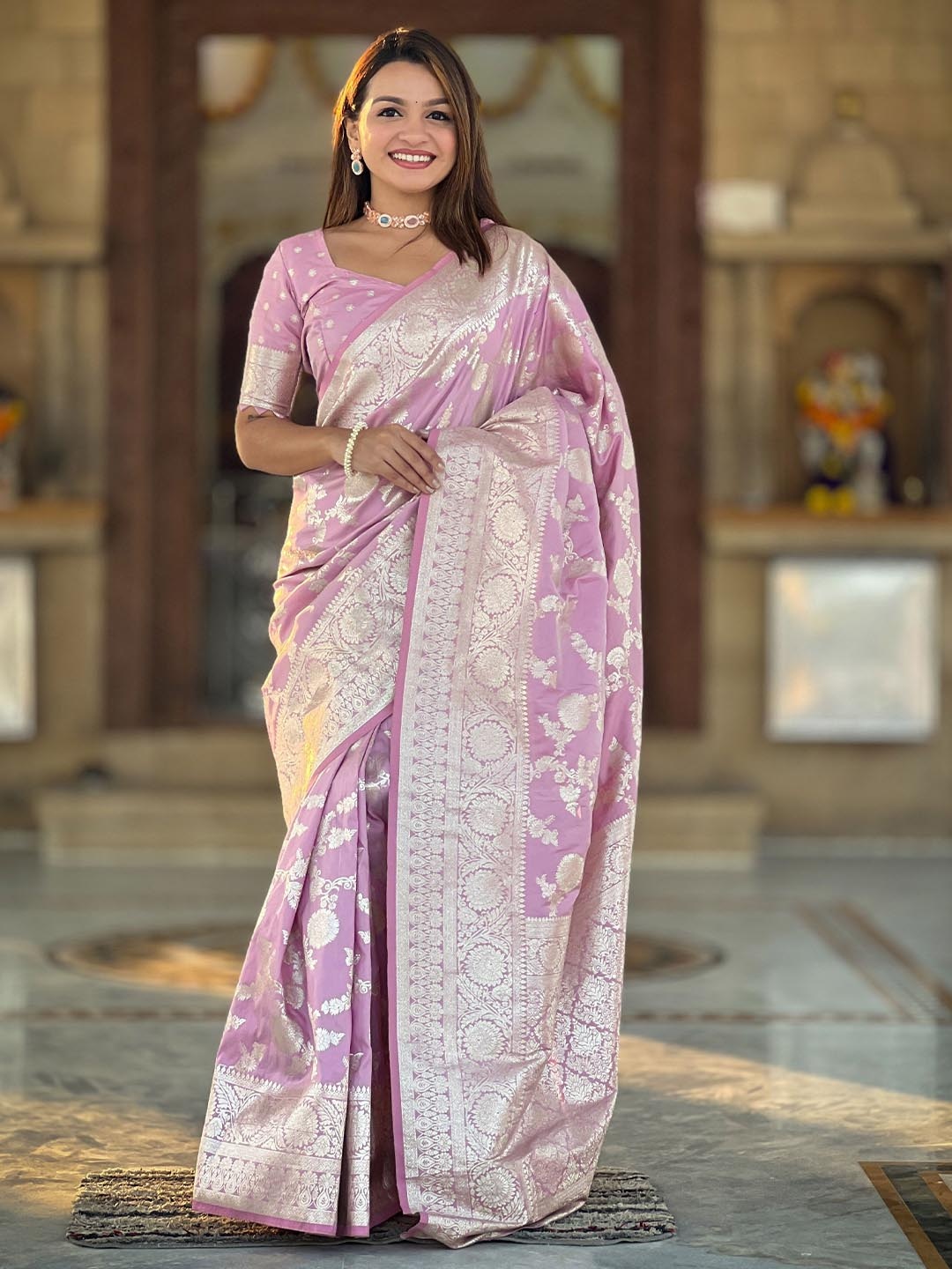 

Divyadham Textiles Woven Design Zari Pure Silk Banarasi Saree, Pink