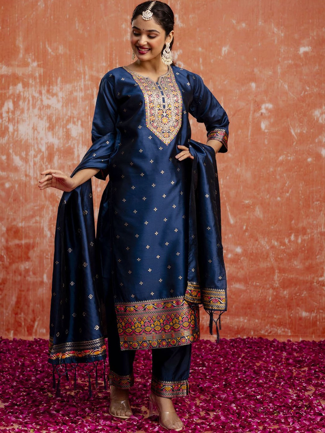 

VredeVogel Women Embroidered Regular Kurta with Trousers & With Dupatta, Teal